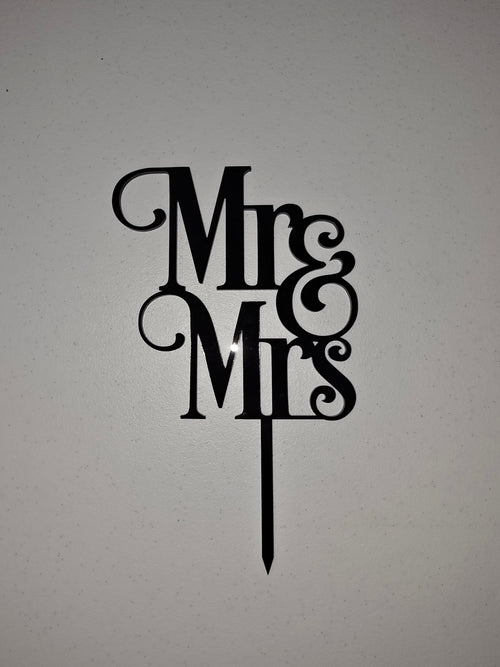 Modern Black Acrylic "Mr & Mrs" Wedding Cake Topper