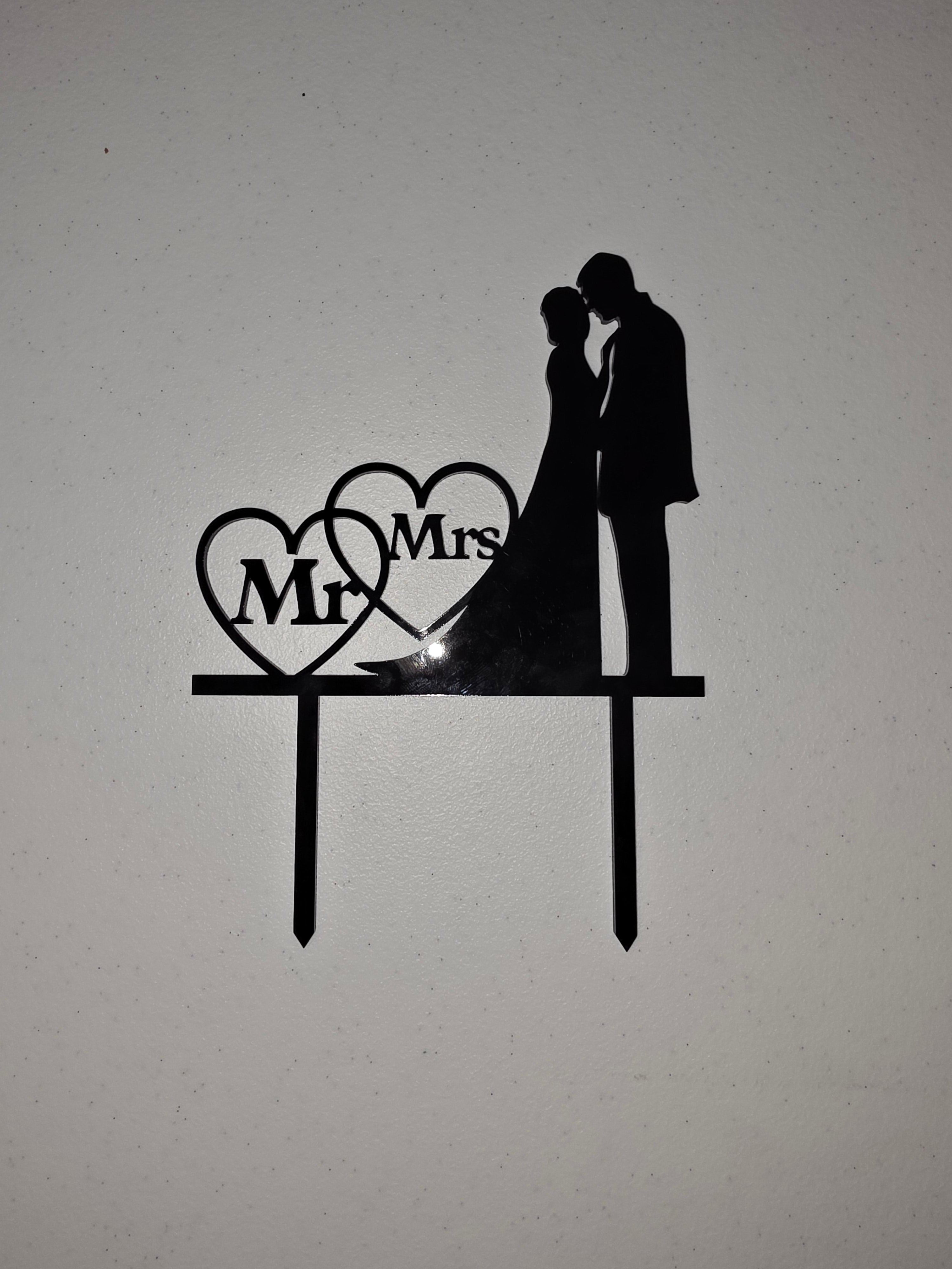 Modern Black Acrylic "Mr & Mrs" Wedding Cake Topper