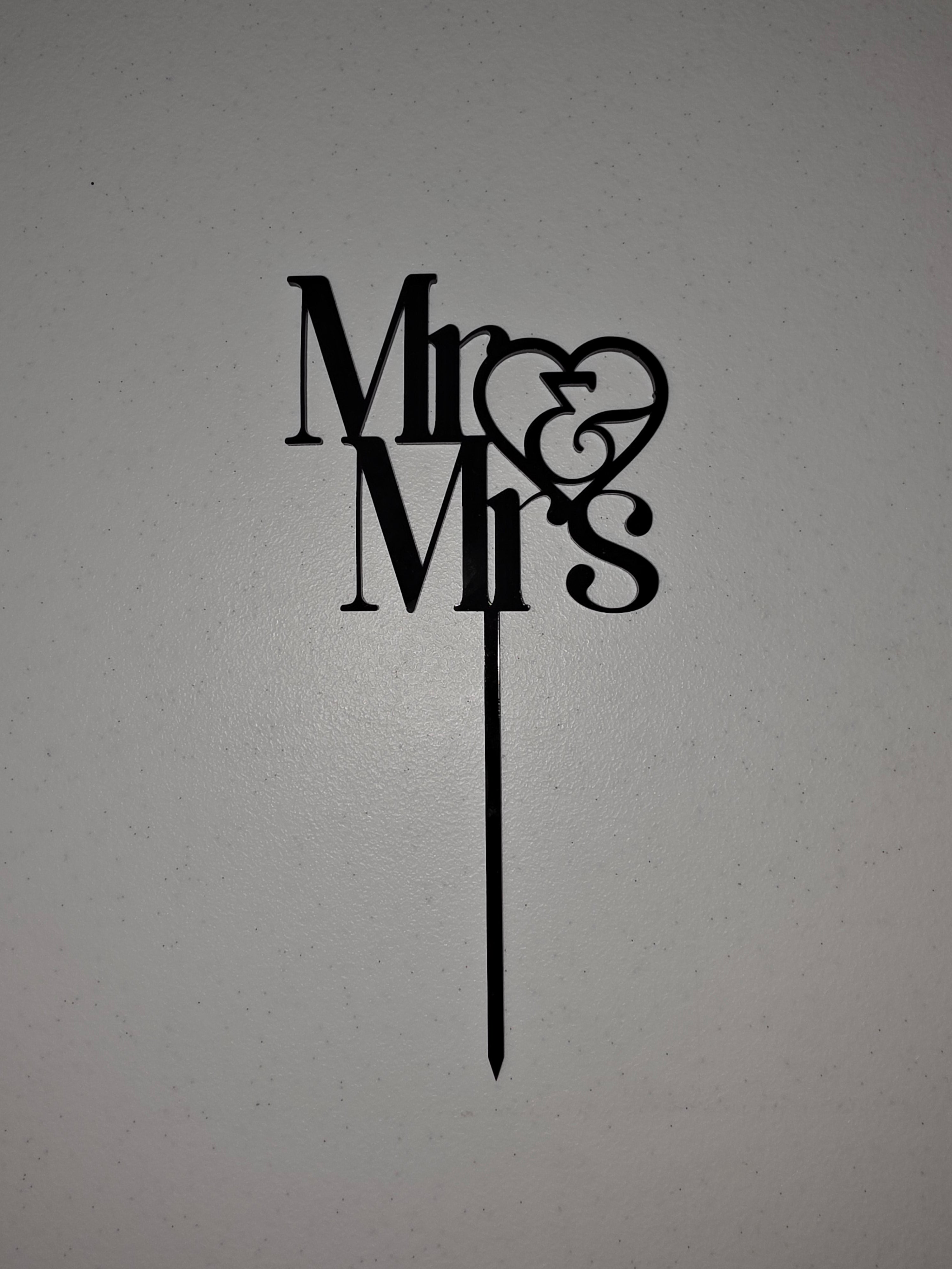 Modern Black Acrylic "Mr & Mrs" Wedding Cake Topper